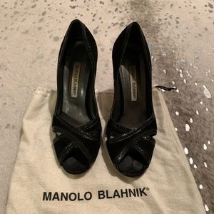 Manolo Blahnik Peep Toe Pump